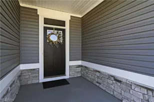 6877 Harrington Court Avenue NE, Canton, OH 44721 - Photo 2