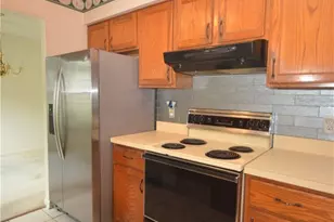 2641 Burridge Cir, Twinsburg, OH 44087 - Photo 10
