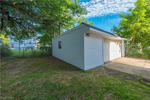 2202 Wyandotte Ave, Oakwood, OH 44107 - Photo 32