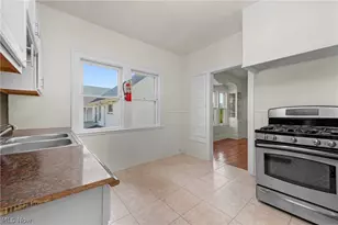 2202 Wyandotte Ave, Oakwood, OH 44107 - Photo 10