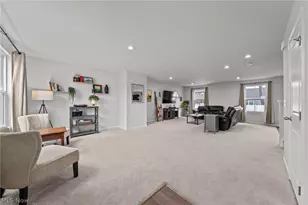 4636 Erhart Dr, Lorain, OH 44053 - Photo 4