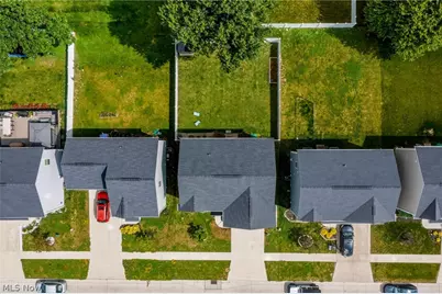 4636 Erhart Drive, Lorain, OH 44053 - Photo 2