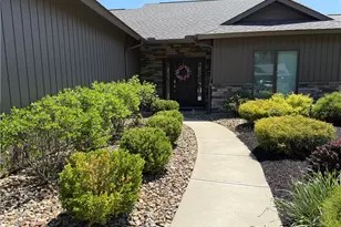 9154 Pleasant Ridge Cir, North Ridgeville, OH 44039 - Photo 2