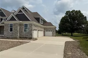 32585 Royal Troon Dr, Avon Lake, OH 44012 - Photo 2