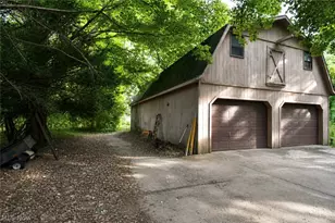 9030 Lakeshore Blvd, Mentor, OH 44060 - Photo 12