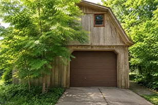 9030 Lakeshore Blvd, Mentor, OH 44060 - Photo 16