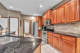 880 Shadow Creek Trail, Amherst, OH 44001 - Photo 12