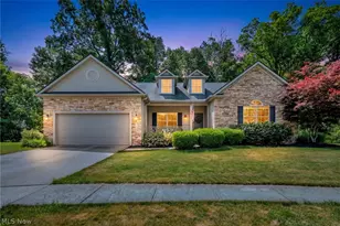 880 Shadow Creek Trail, Amherst, OH 44001 - Photo 2