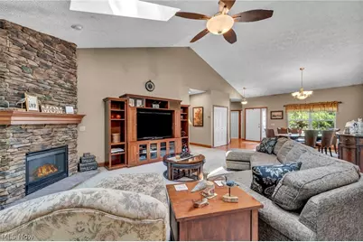 880 Shadow Creek Trail, Amherst, OH 44001 - Photo 4