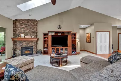 880 Shadow Creek Trail, Amherst, OH 44001 - Photo 8