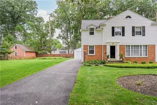 19406 Scottsdale Blvd, Huber Heights, OH 44122 - Photo 2