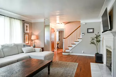 19406 Scottsdale Boulevard, Huber Heights, OH 44122 - Photo 4