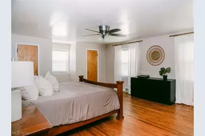 19406 Scottsdale Boulevard, Huber Heights, OH 44122 - Photo 12