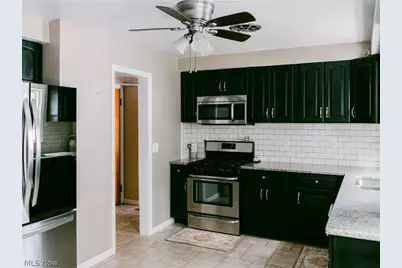 19406 Scottsdale Boulevard, Huber Heights, OH 44122 - Photo 6