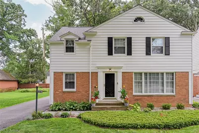 19406 Scottsdale Boulevard, Huber Heights, OH 44122 - Photo 1