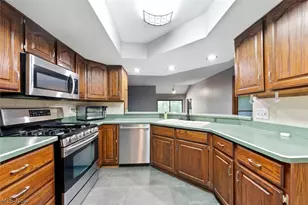 2189 Pinebrook Trail, Cuyahoga Falls, OH 44223 - Photo 14