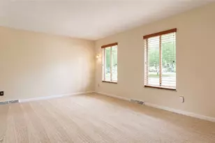 8030 Grovewood Dr, Mentor, OH 44060 - Photo 14