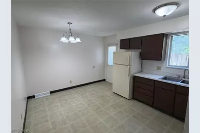 672 Loomis Avenue #682, Cuyahoga Falls, OH 44221 - Photo 4