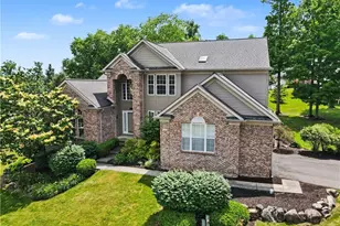 532 Covington Ln, Chagrin Falls, OH 44023 - Photo 2