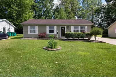 824 S Nearing Circle, Geneva, OH 44041 - Photo 2