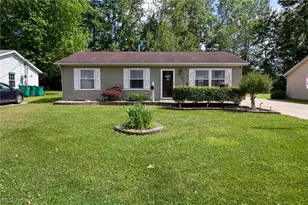 824 S Nearing Cir, Geneva, OH 44041 - Photo 2