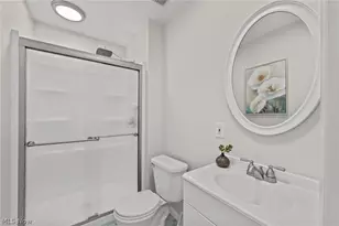 2000 Stake Dr, Green, OH 44232 - Photo 10