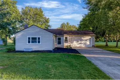 2000 Stake Drive, Green, OH 44232 - Photo 1