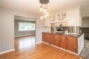 903 Glenwood St SW, North Canton, OH 44720 - Photo 10
