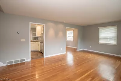 903 Glenwood Street SW, North Canton, OH 44720 - Photo 6