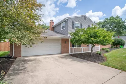 903 Glenwood Street SW, North Canton, OH 44720 - Photo 2