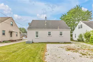 1627 33rd St NE, Canton, OH 44714 - Photo 6