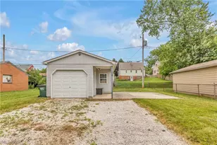 1627 33rd St NE, Canton, OH 44714 - Photo 4