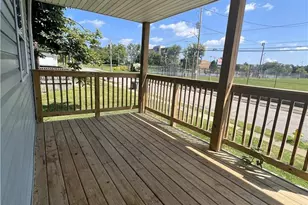 454 Kling St, Akron, OH 44311 - Photo 2