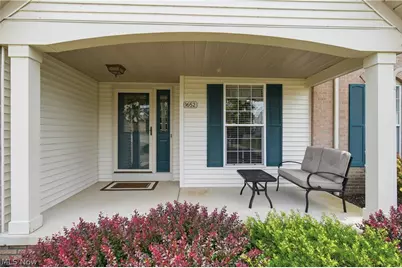 1652 Southpointe Circle NE, Canton, OH 44714 - Photo 4