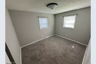 7526 Holly Drive, Mentor on the Lake, OH 44060 - Photo 10