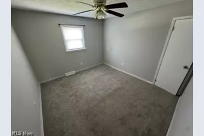 7526 Holly Drive, Mentor on the Lake, OH 44060 - Photo 8