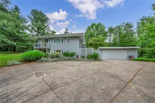 1425 Partridge Ln, Akron, OH 44333 - Photo 2