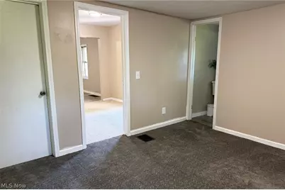 318 Joseph Avenue, Barberton, OH 44203 - Photo 12