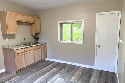 318 Joseph Avenue, Barberton, OH 44203 - Photo 8
