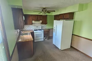 1441 Humbolt Ave, Youngstown, OH 44502 - Photo 2