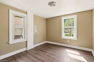 1313 Manchester Rd, Akron, OH 44307 - Photo 4