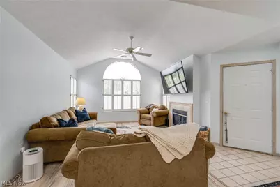 230 Whippoorwill Lane, Mansfield, OH 44906 - Photo 4