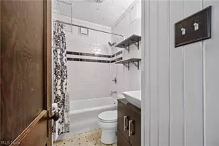 2223 Carabel Ave, Oakwood, OH 44107 - Photo 16