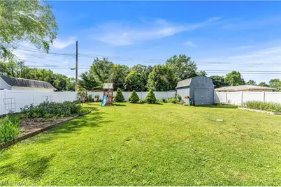 1372 Earhart Avenue, Akron, OH 44320 - Photo 38