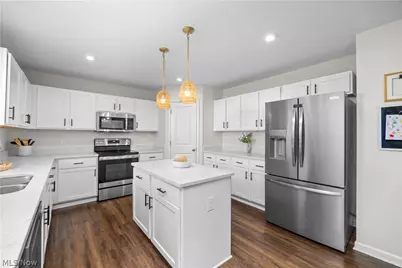 6034 Conneaut Light, Vermilion, OH 44089 - Photo 8
