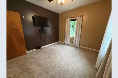 1040 W 18th Street, Lorain, OH 44052 - Photo 32
