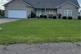46121 Country Lake Dr, St Clairsville, OH 43950 - Photo 2