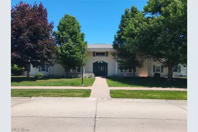 6-10 Meadowlawn Drive, Mentor, OH 44060 - Photo 2