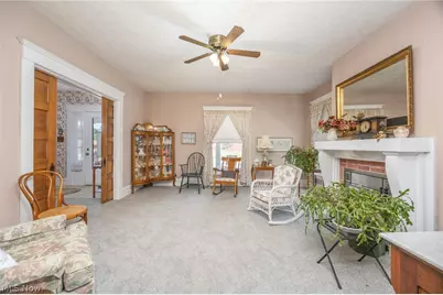 419 Williams Avenue, Williamstown, WV 26187 - Photo 8