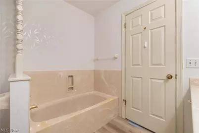 2240 Devonshire Drive NW, Canton, OH 44708 - Photo 22